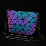 Glow Prizma crossbody táska fém láncpánttal