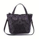 Fekete geometrikus mintájú tote táska