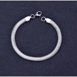 Elegáns halszálkamintás nemesacél karkötő – 21 cm