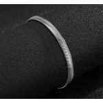 Elegáns halszálkamintás nemesacél karkötő – 21 cm