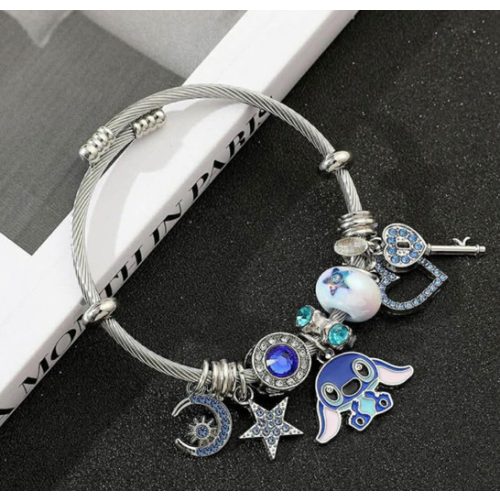 Stitch charm karkötő kék cirkóniákkal