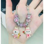 Labubu charm karkötő rózsaszín figurás medálokkal 