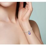Ezüst pillangó charm színjátszó kővel – Szárnyaló pillangó