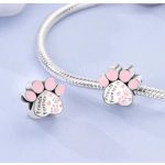 Ezüst tappancs charm „Friends Forever” felirattal, rózsaszín zománccal – Örök barátság nyoma