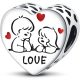 Ezüst szív charm szerelmes párral és piros szívekkel