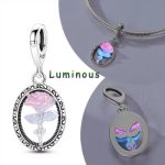 Ezüst függő charm világító rózsával, ovális keretben – Glow Rose