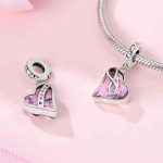 Ezüst függő szív charm „Mama” és „LOVE” felirattal, rózsaszín kristállyal – Szeretlek Mama