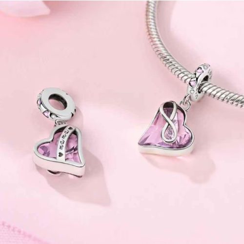 Ezüst függő szív charm „Mama” és „LOVE” felirattal, rózsaszín kristállyal – Szeretlek Mama