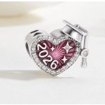 2026 ballagási szív charm rózsaszín színben diploma sapkával – ezüst