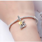 Ezüst 15-ös születésnapi függő charm arany szívvel