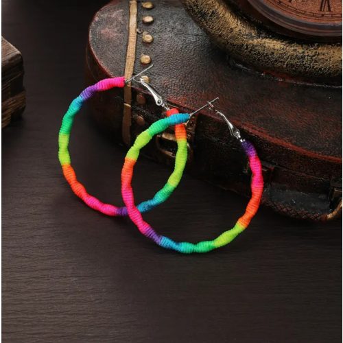 Rainbow Twist szivárványos csavart karika fülbevaló