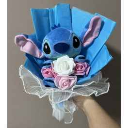   Stitch ballagási plüss csokor rózsaszín-fehér virágokkal – ajándékcsokor