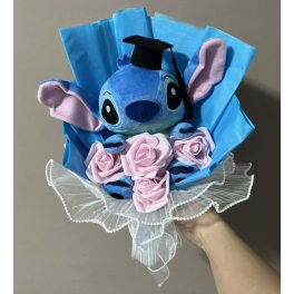   Stitch ballagási plüss csokor rózsaszín rózsákkal – ajándékcsokor