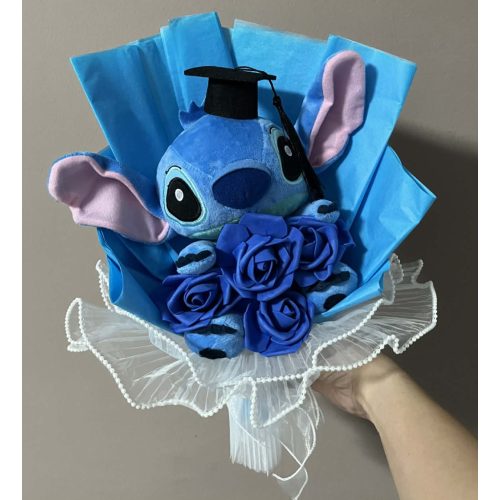 Stitch ballagási plüss csokor sötétkék rózsákkal – ajándékcsokor