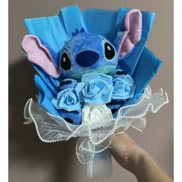   Stitch ballagási plüss csokor világoskék-fehér rózsákkal – ajándékcsokor