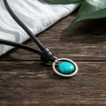 Ocean Stone – bőr nyaklánc türkiz medállal