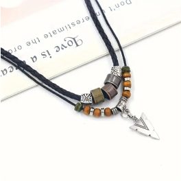   Férfi bőr nyaklánc indián stílusú nyíl medállal és gyöngyökkel