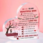 Szív alakú akril dísz – Szerelmes ajándék feleségnek „To My Beautiful Wife” szerelmi üzenettel